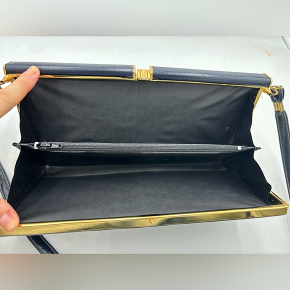 VINTAGE Hardshell Gold Clasp Navy Crossbody Pocketbook Bag - Picture 3 of 11